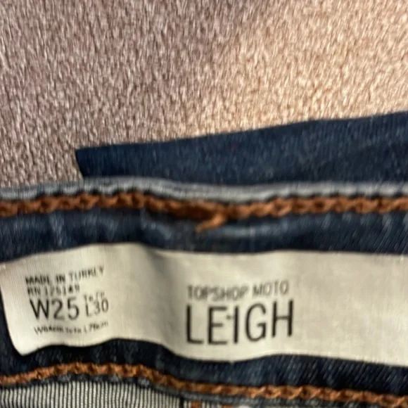 Ladies Top Shop LEIGH, med-dark blue denim stretchy pants, waist 25, length 30… - Picture 2 of 3